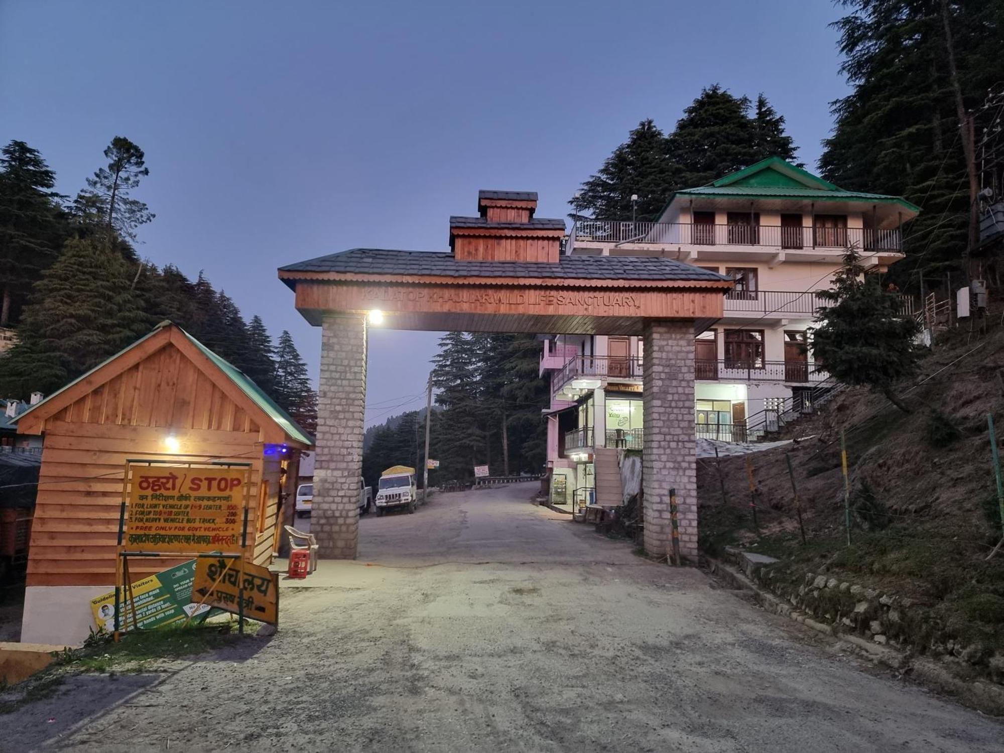 Forest Vibes Kalatop-Rooms And Restaurant Dalhousie Luaran gambar