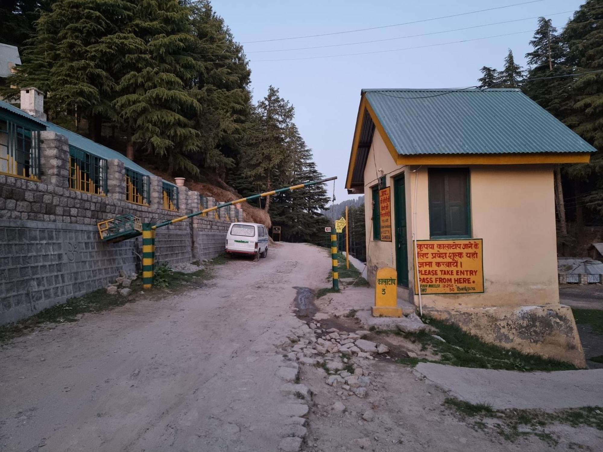 Forest Vibes Kalatop-Rooms And Restaurant Dalhousie Luaran gambar